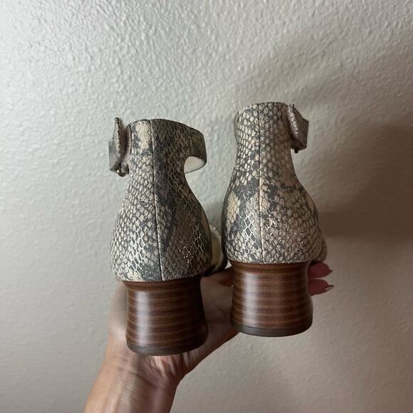 Clarks Desirae Lily Womens 8 Snakeskin Beige Metallic Heel Ankle Strap Sandals - Picture 6 of 8
